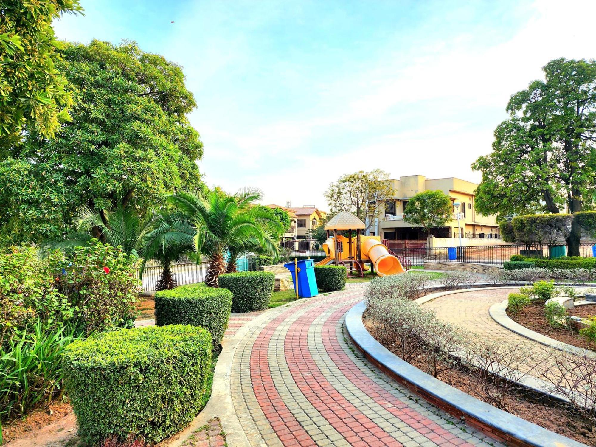 The Millenial Apartments & Suites Bahria Town Ραβαλπίντι Δωμάτιο φωτογραφία