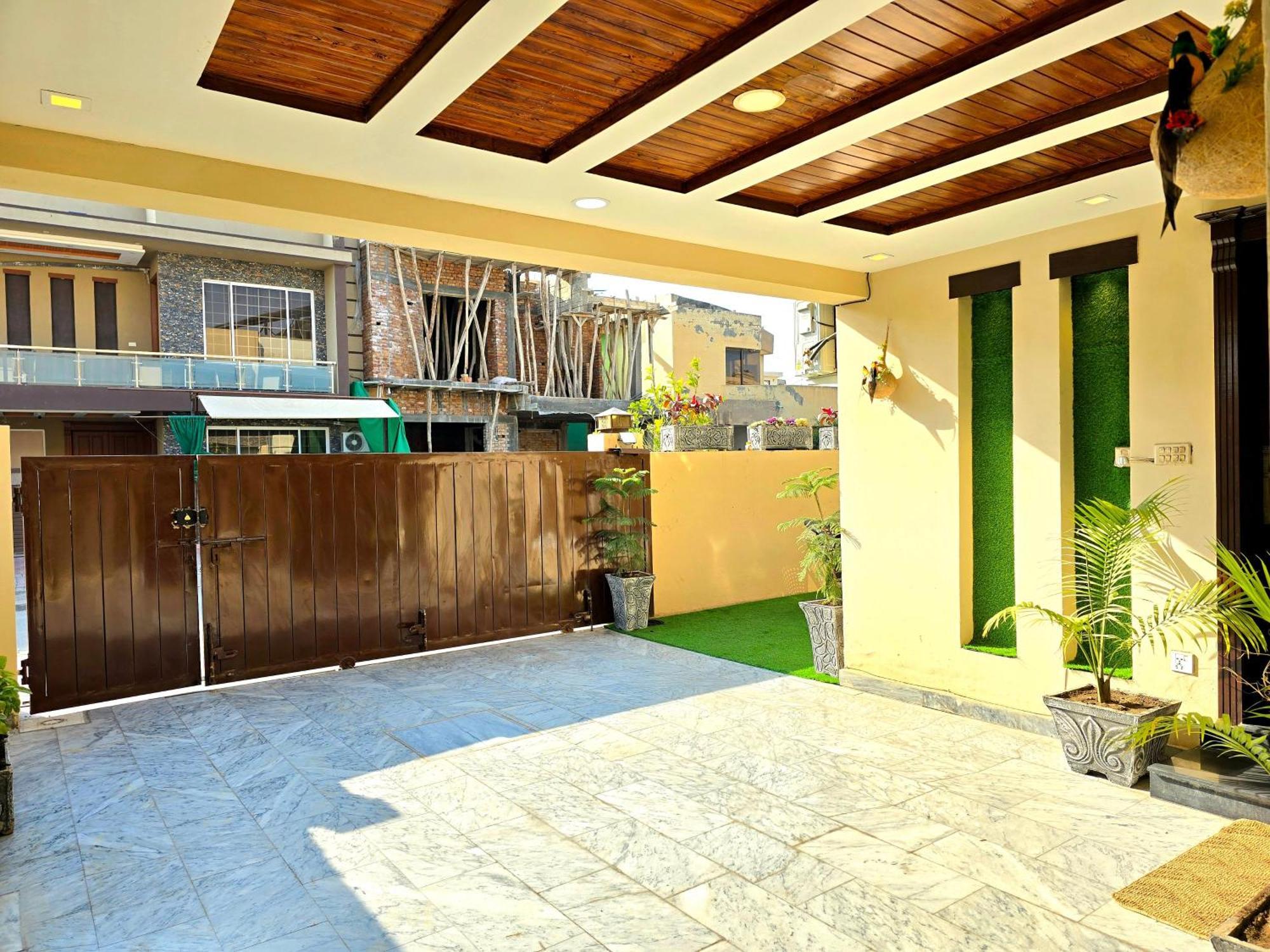 The Millenial Apartments & Suites Bahria Town Ραβαλπίντι Δωμάτιο φωτογραφία