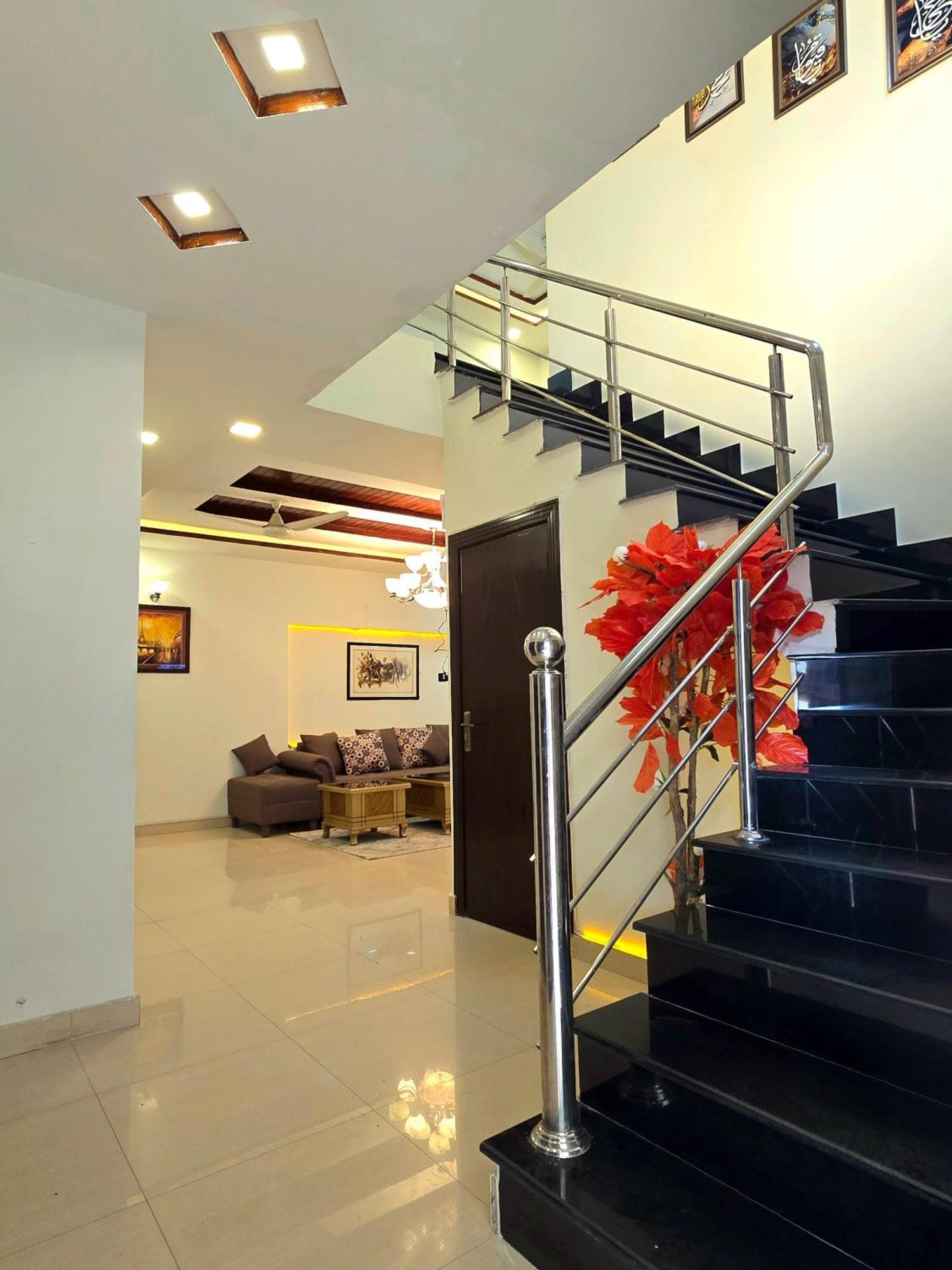 The Millenial Apartments & Suites Bahria Town Ραβαλπίντι Δωμάτιο φωτογραφία